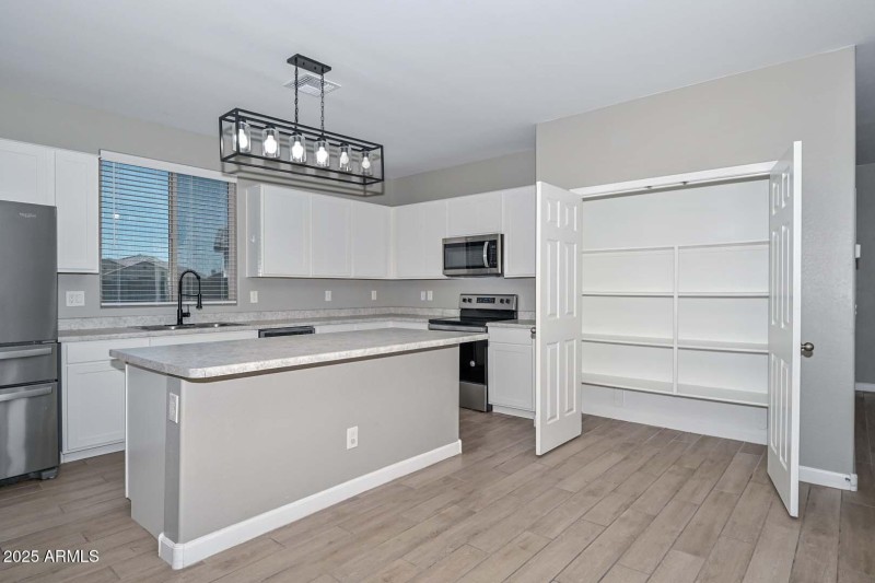 Kitchen & Pantry