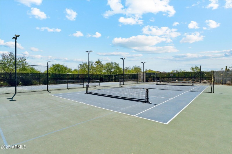 Pickleball & Tennis