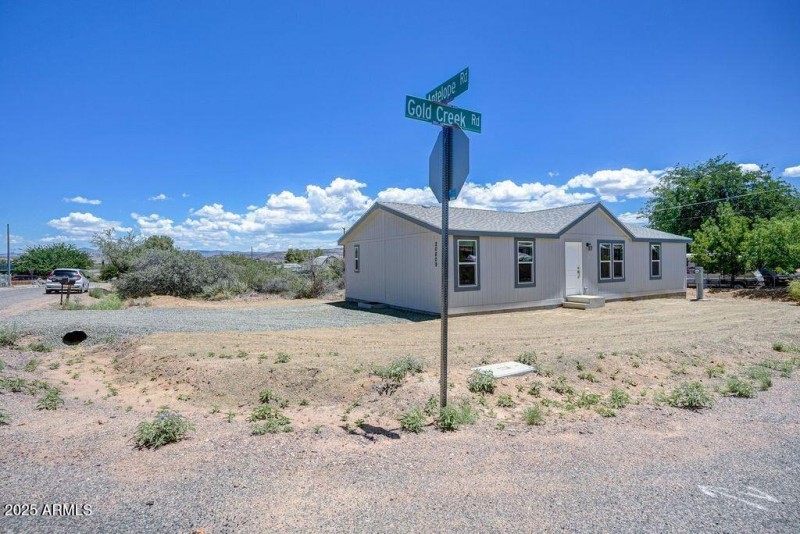 20809 E Antelope Road - Photo - Front Vi