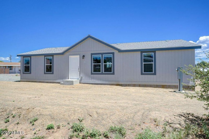 20809 E Antelope Road - Photo - Front Vi