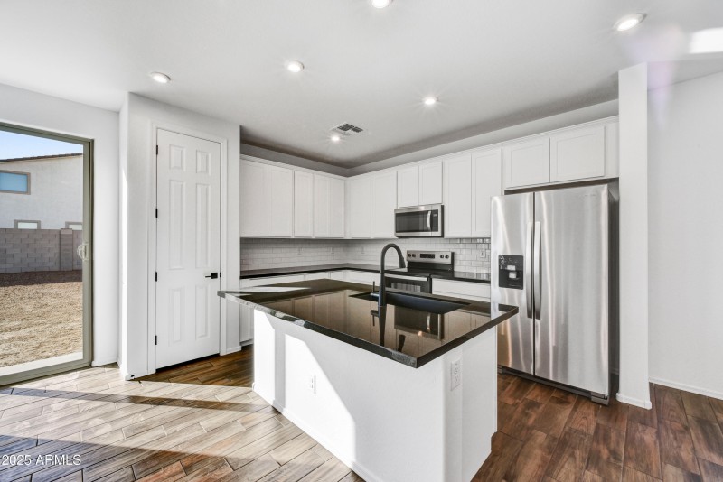 04-Kitchen
