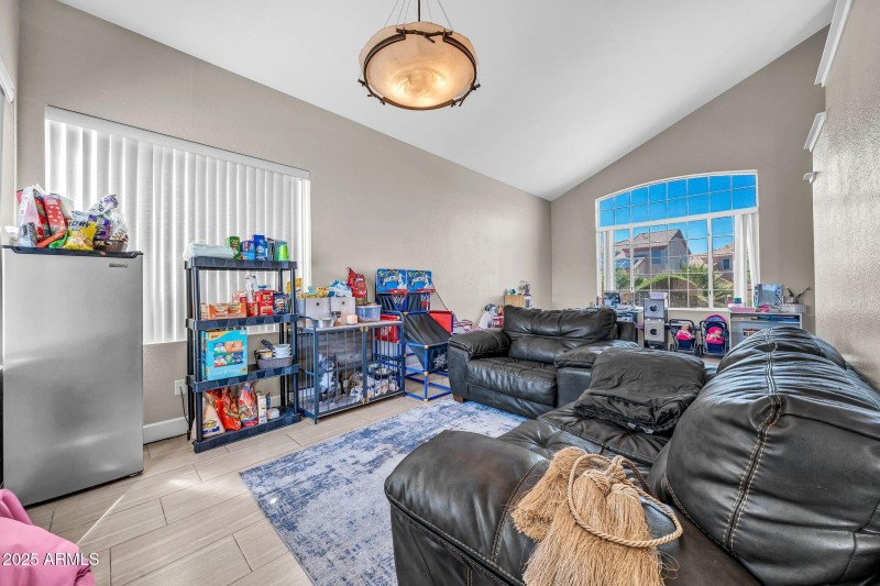 3341 N Garden Lane-8