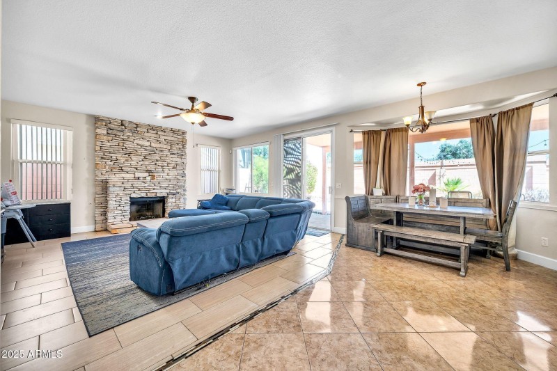 3341 N Garden Lane-13