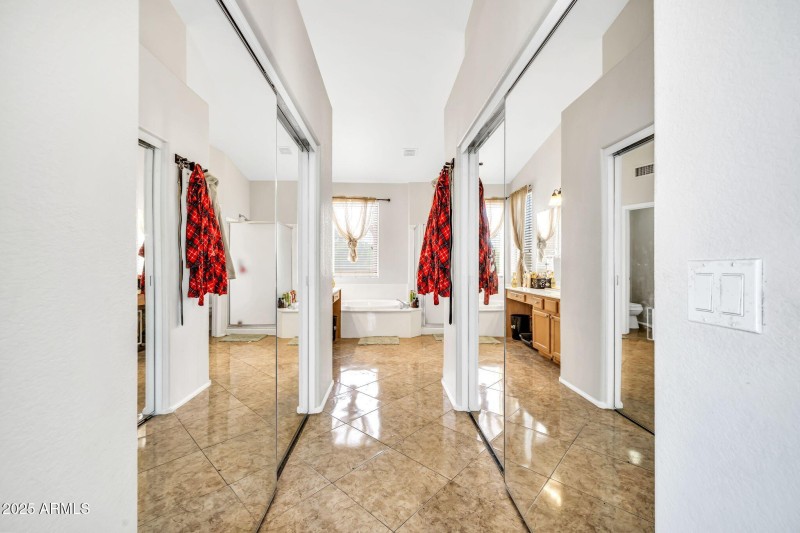 3341 N Garden Lane-19