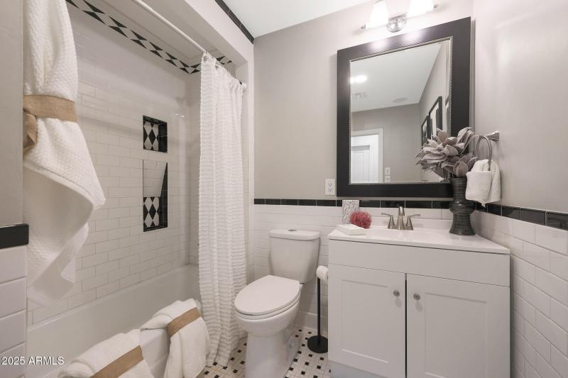 Full Secondary Bathroom