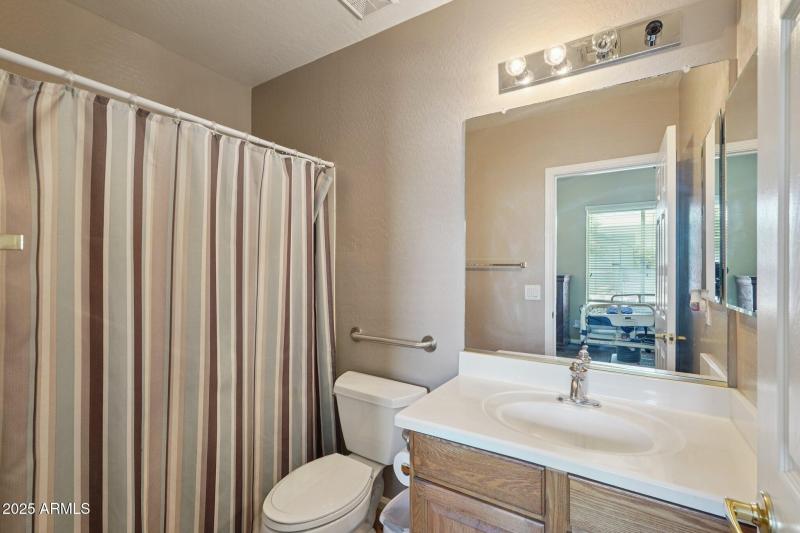 Downstairs Suite Bathroom