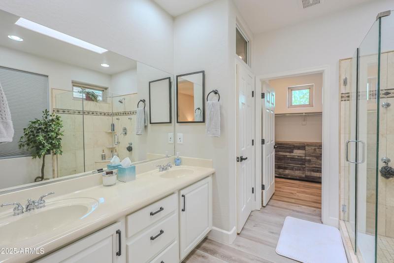 2462 W TURTLE HILL DR