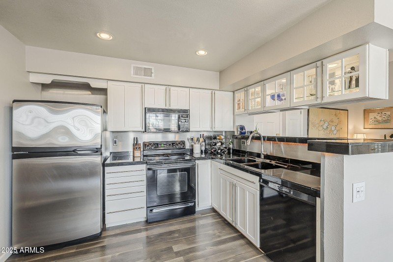 12-web-or-mls-Southern Ave-12