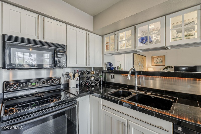 18-web-or-mls-Southern Ave-18