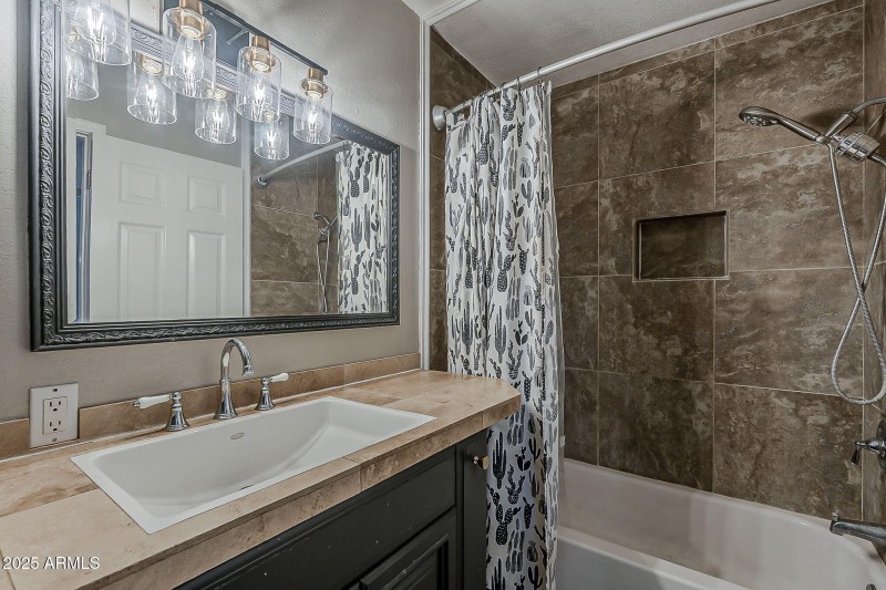 25-web-or-mls-Southern Ave-25