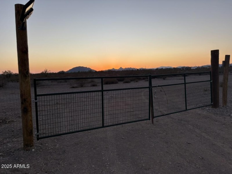 9F395D0C-6A53-4B6E-8796-76A8C8810C3B_1_1