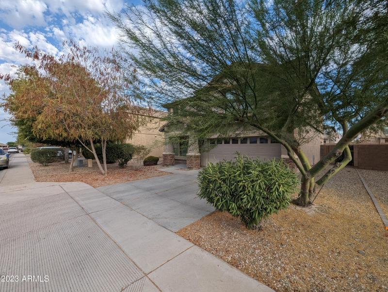 3215 W SAINT ANNE AVE