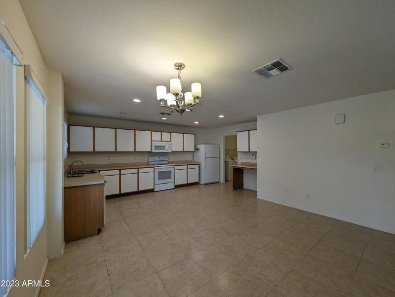 3215 W SAINT ANNE AVE