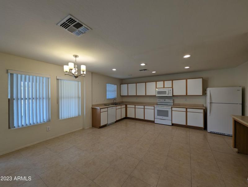 3215 W SAINT ANNE AVE