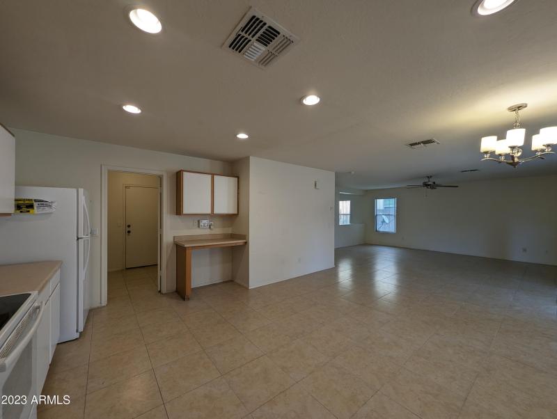 3215 W SAINT ANNE AVE