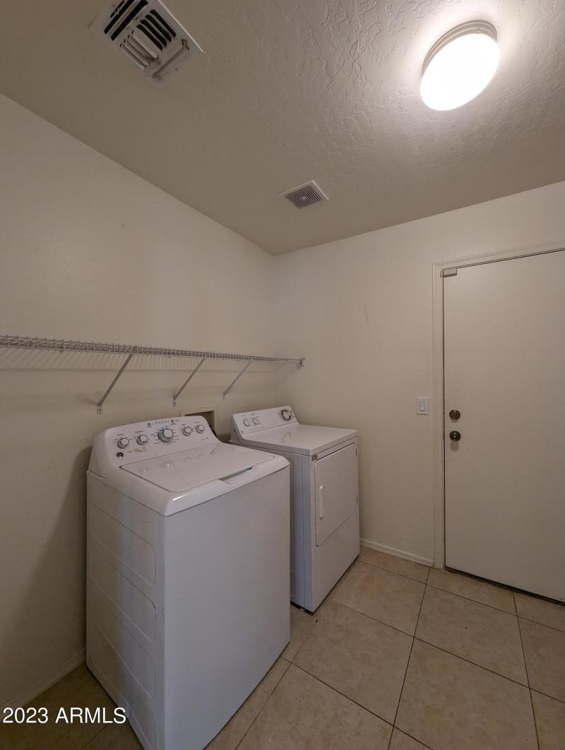 3215 W SAINT ANNE AVE