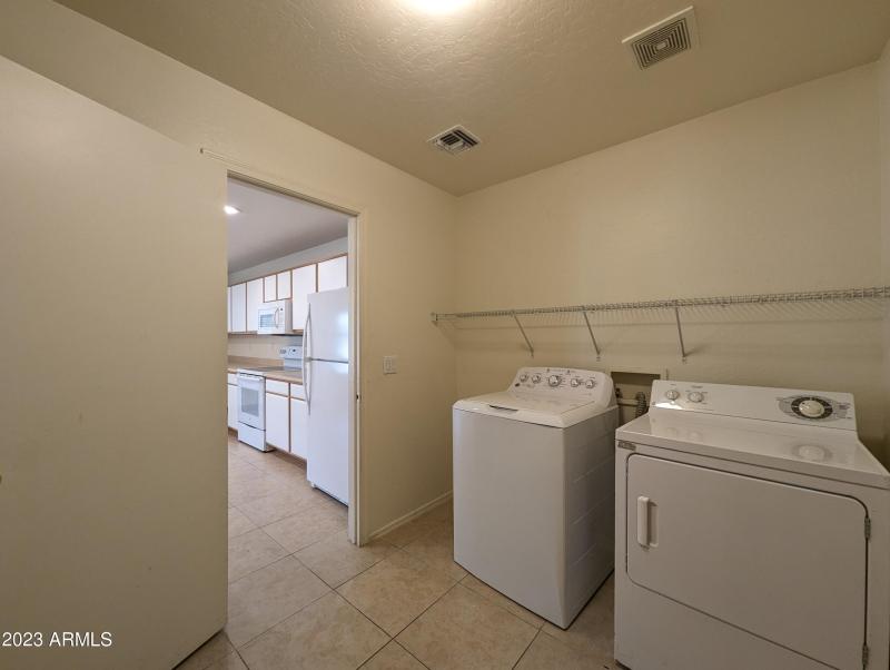 3215 W SAINT ANNE AVE