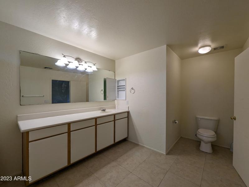 3215 W SAINT ANNE AVE