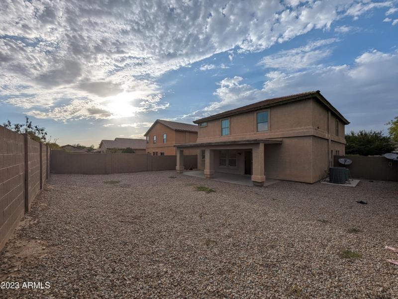 3215 W SAINT ANNE AVE