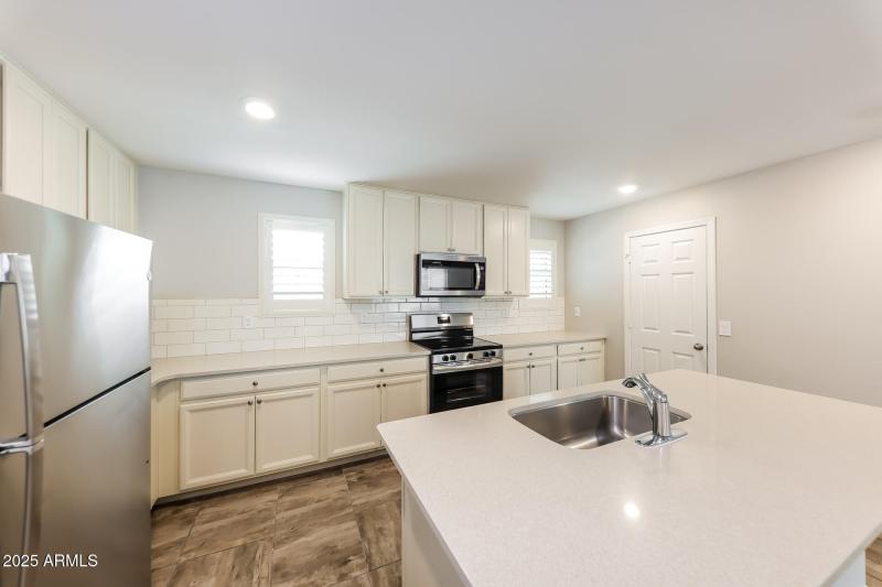 008-photo-kitchen-14372509