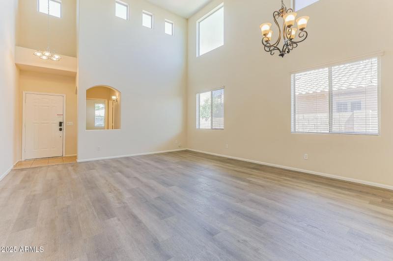 004-photo-dining-room-13128031