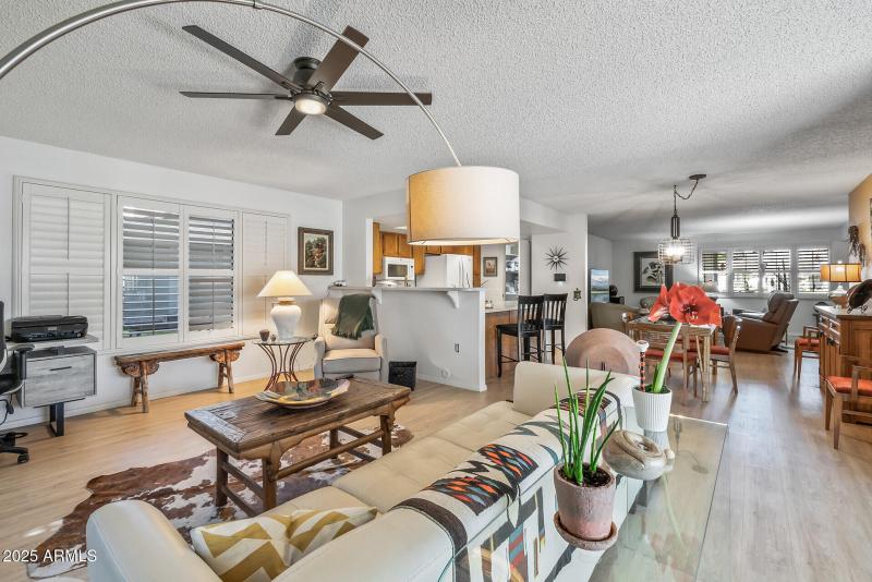 24_12719_W_Shadow_Hills24_mls