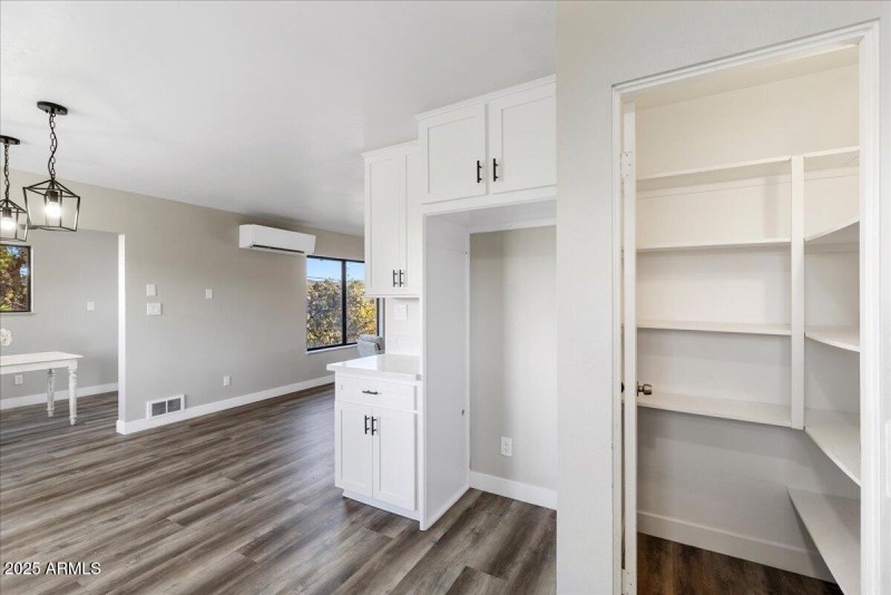 08-Kitchen to Dining View