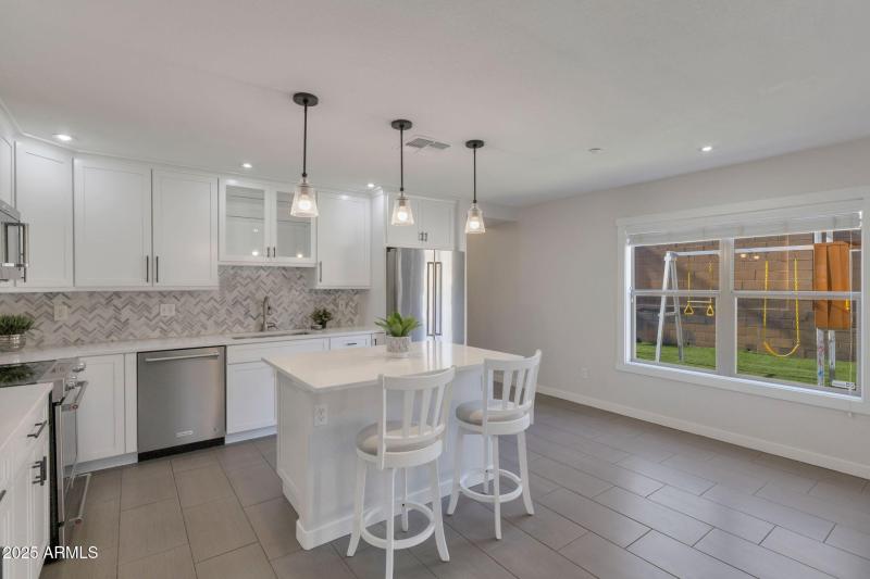 LIGHT AND BRIGHT KITCHEN