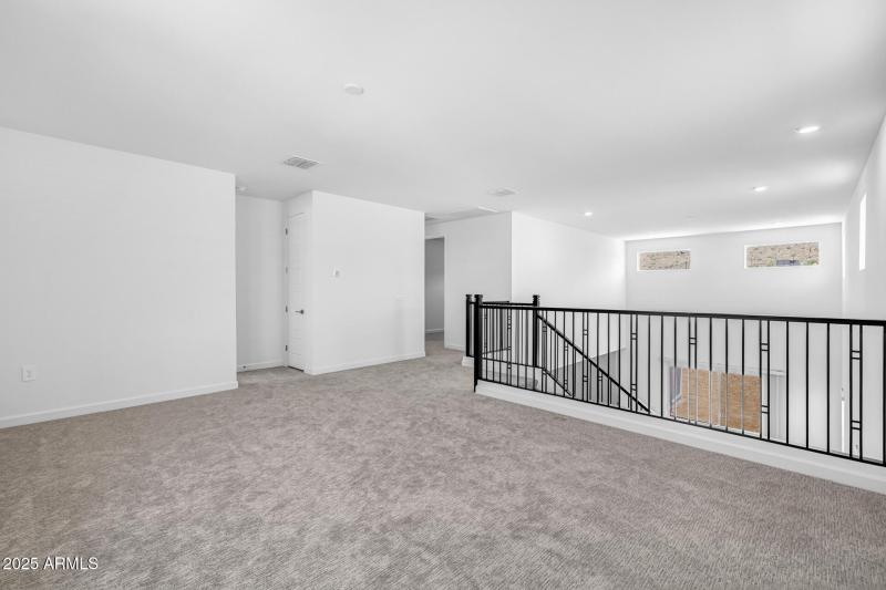 17)LOFT