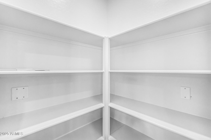 30)PANTRY