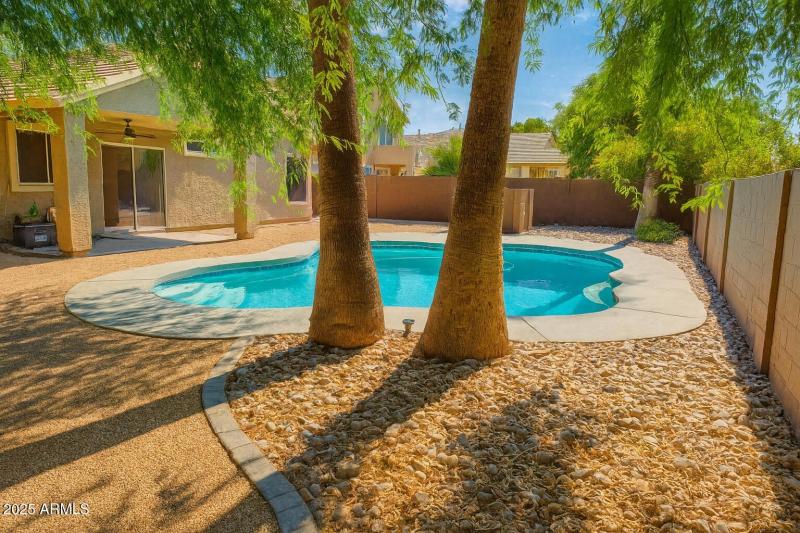 ffba9042-0d98-47ec-ab57-72ef4b0ba8db