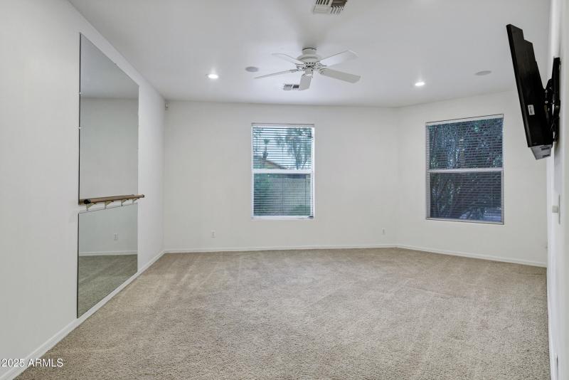 3819 E Ivyglen St-27