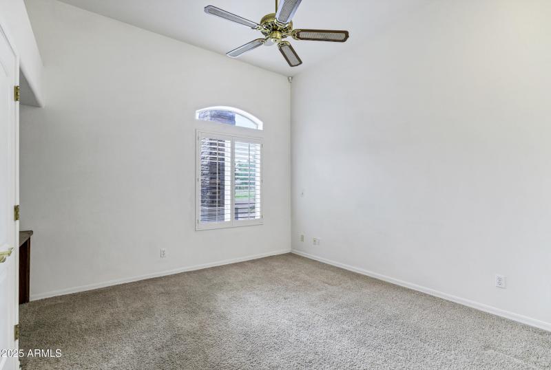 3819 E Ivyglen St-30