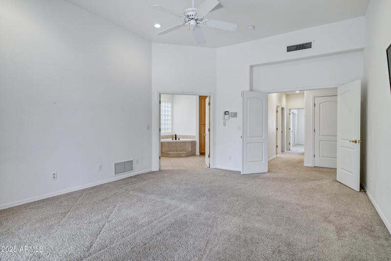 3819 E Ivyglen St-40