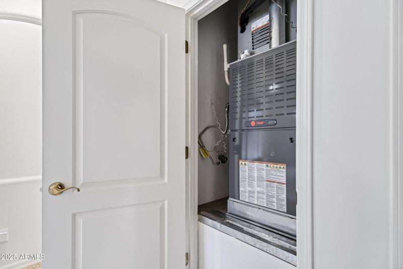 3819 E Ivyglen St-51