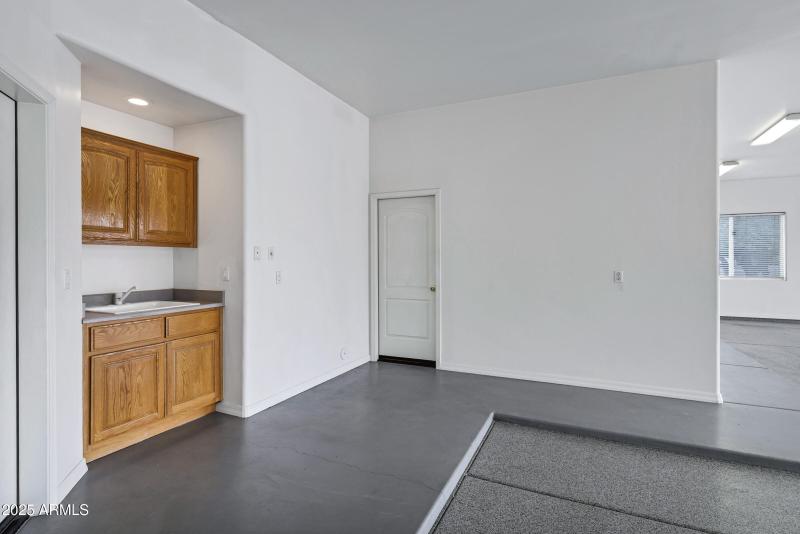 3819 E Ivyglen St-58