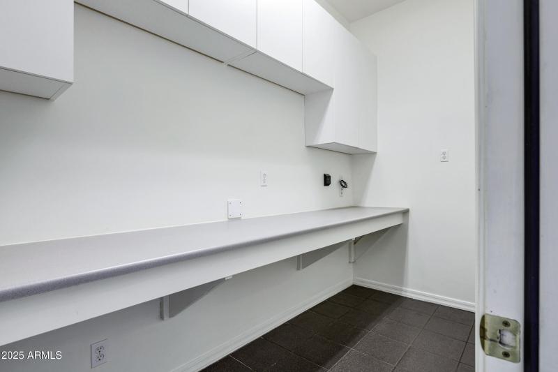 3819 E Ivyglen St-59