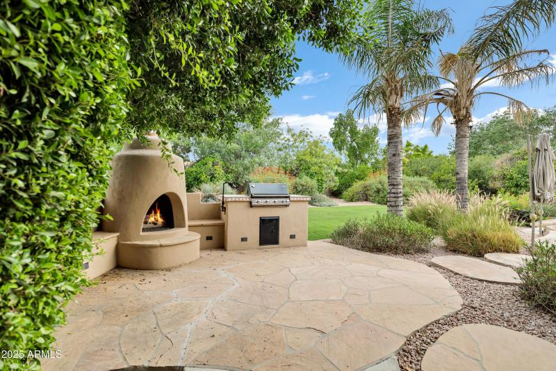 3819 E Ivyglen St-71