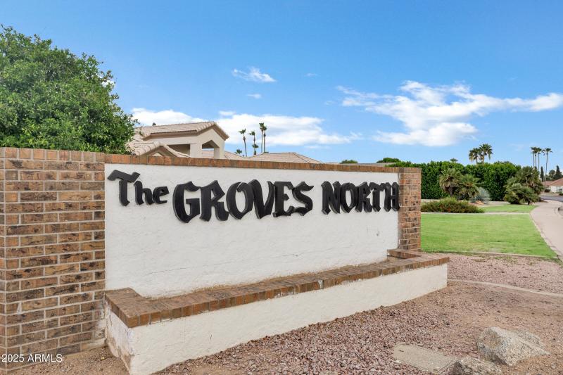 3819 E Ivyglen St-74