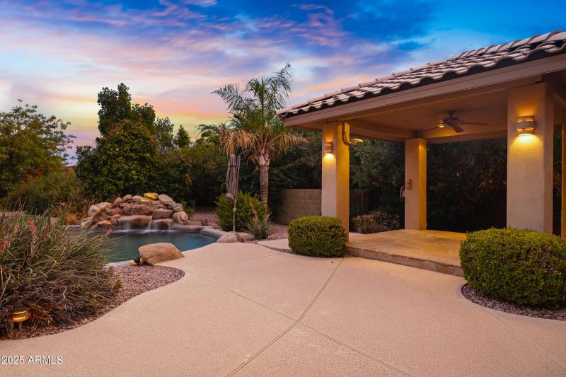 3819 E Ivyglen St-80