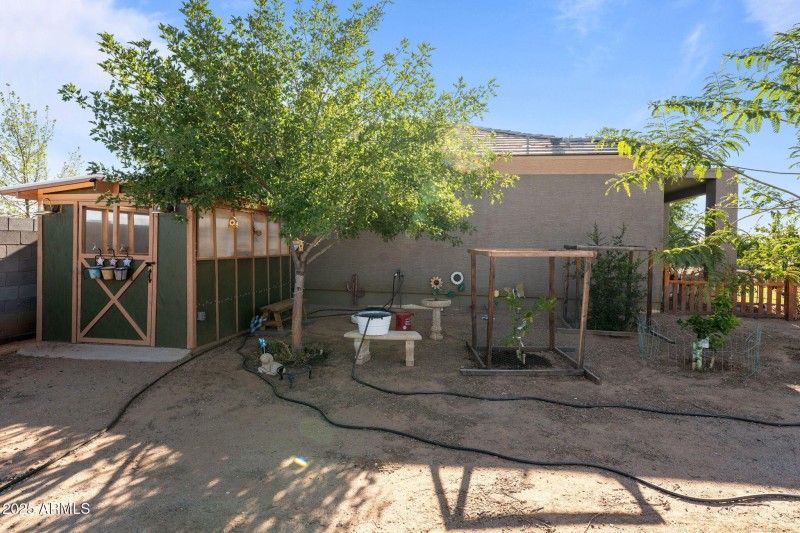 25516 W Hunter Dr
