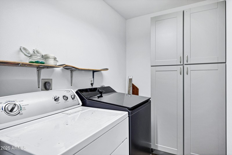 2012 N Van Ness Ave-26