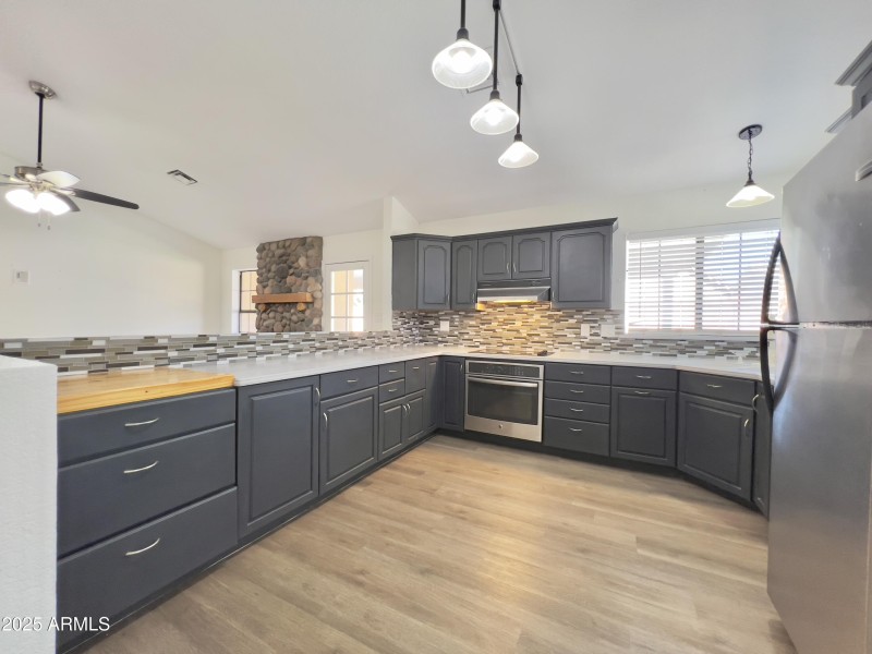 Kitchen1 (1)