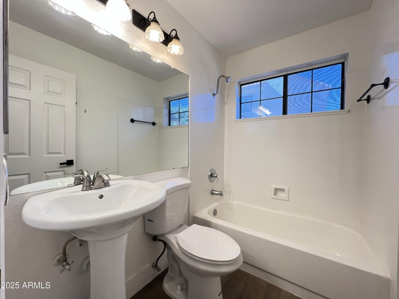 GuestBath1 (1)