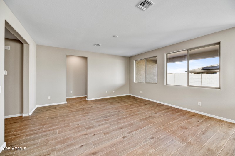 08-Family Room