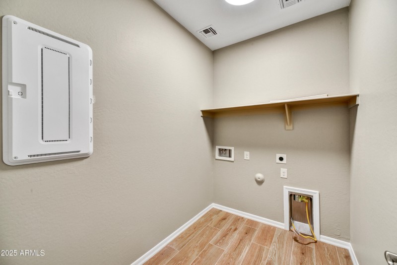 06-Laundry Room