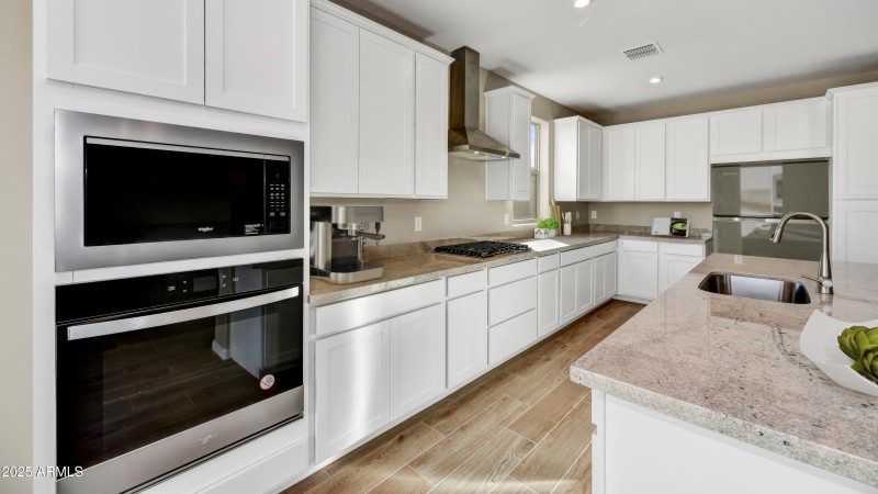 11-Kitchen-VS