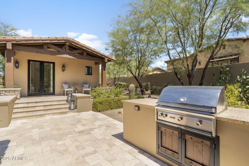 Outdoor Kitchen