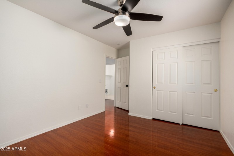 26 Jamestown