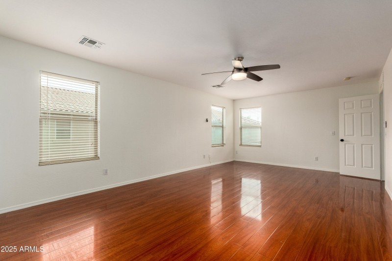 29 Jamestown